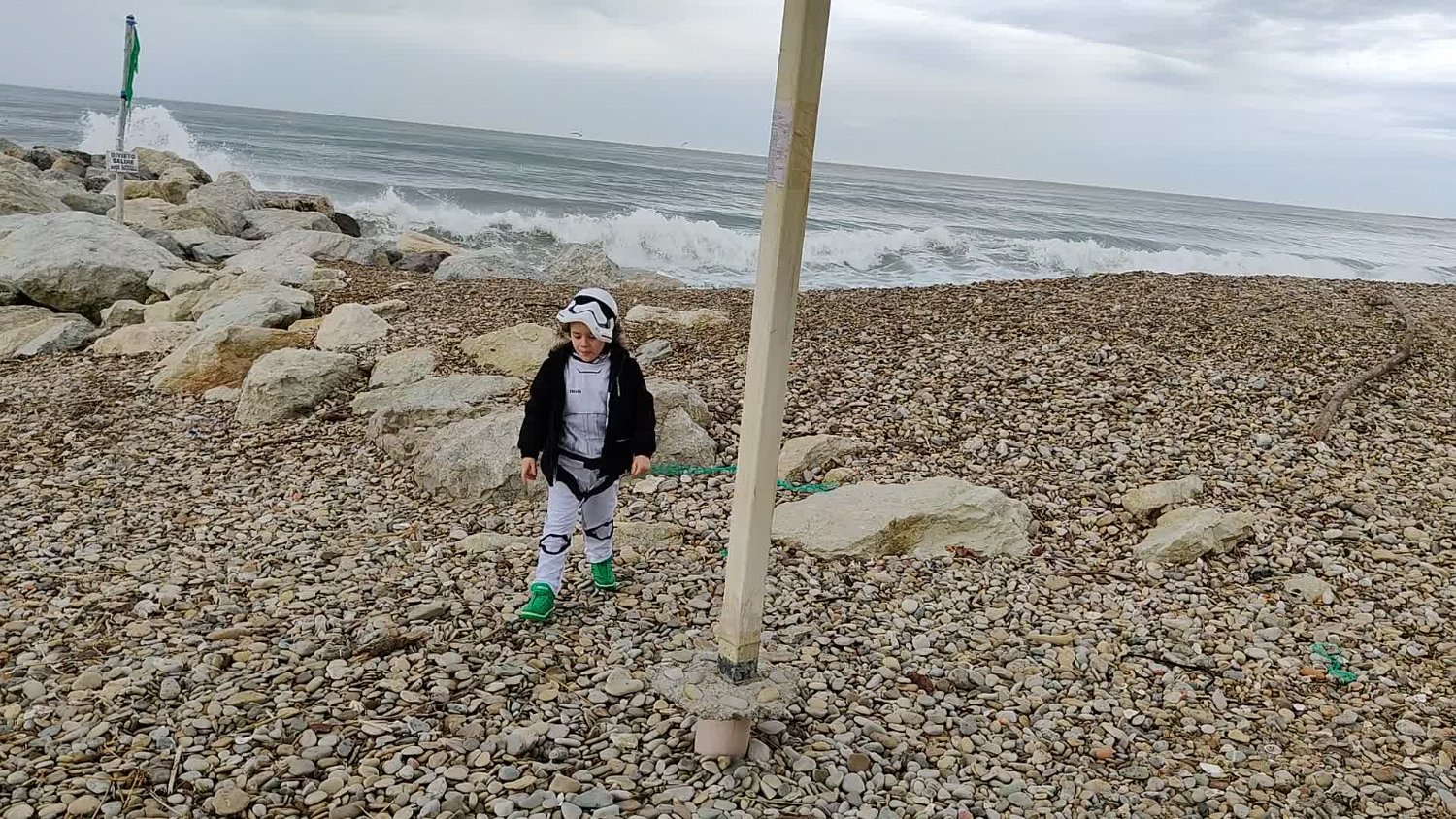 Play video