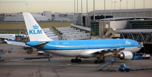 ams-observation-deck-view-22-conc-d-klm-a330_25422